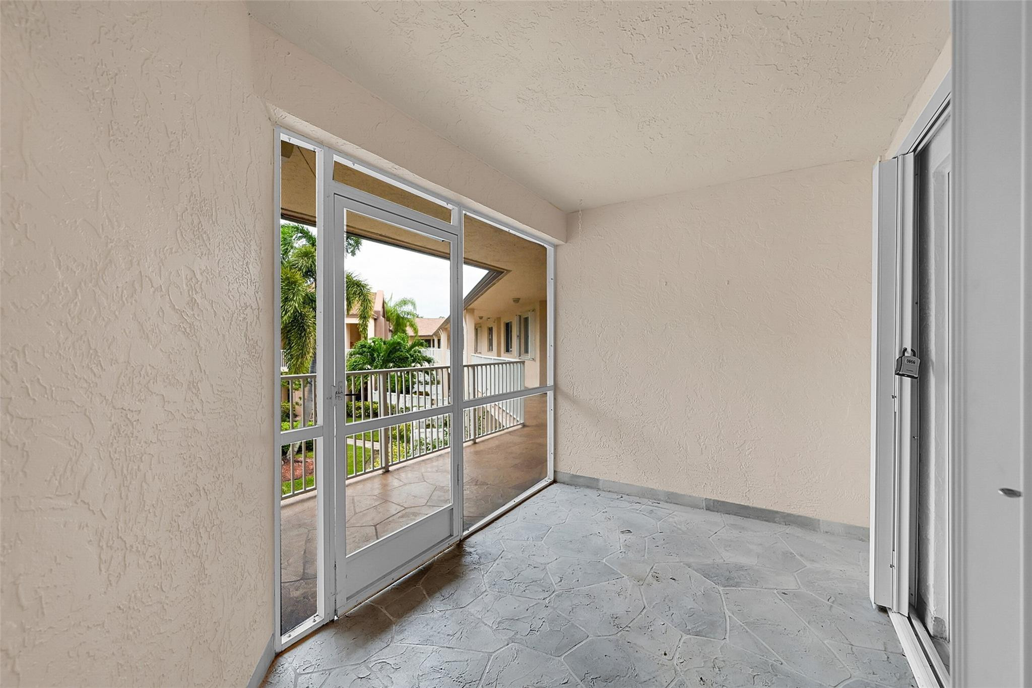7457 N Devon Dr 211