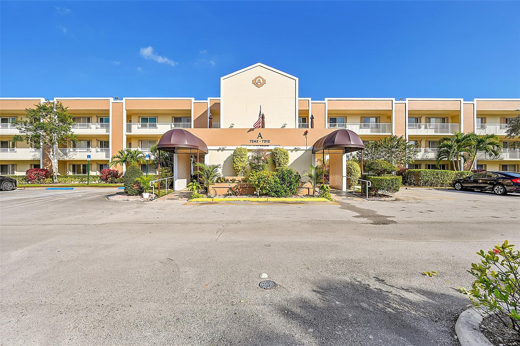 7292 S Devon Dr 302