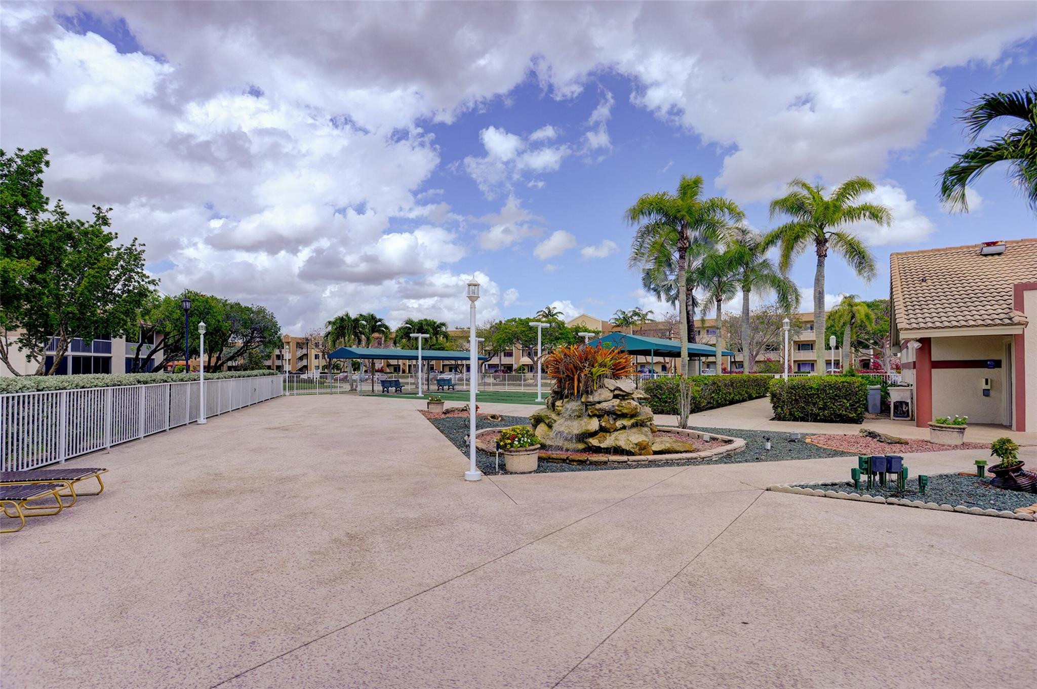 7292 S Devon Dr 302