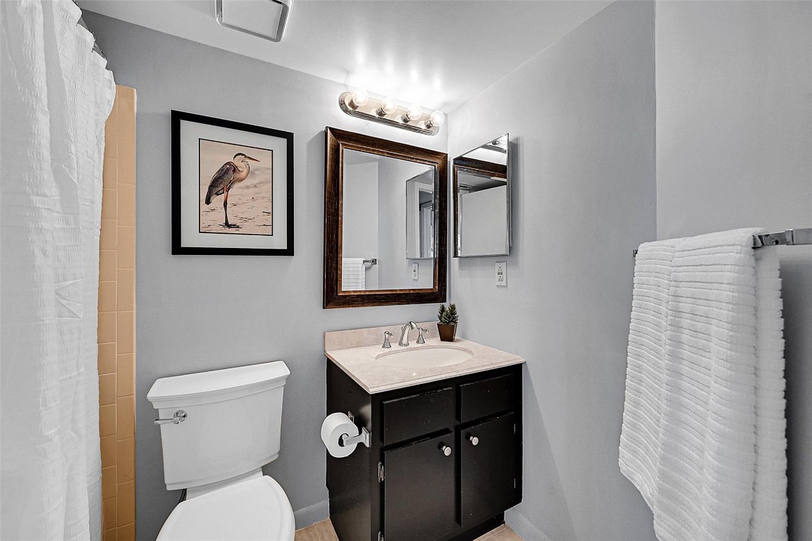 5510 Lakeside Dr 207