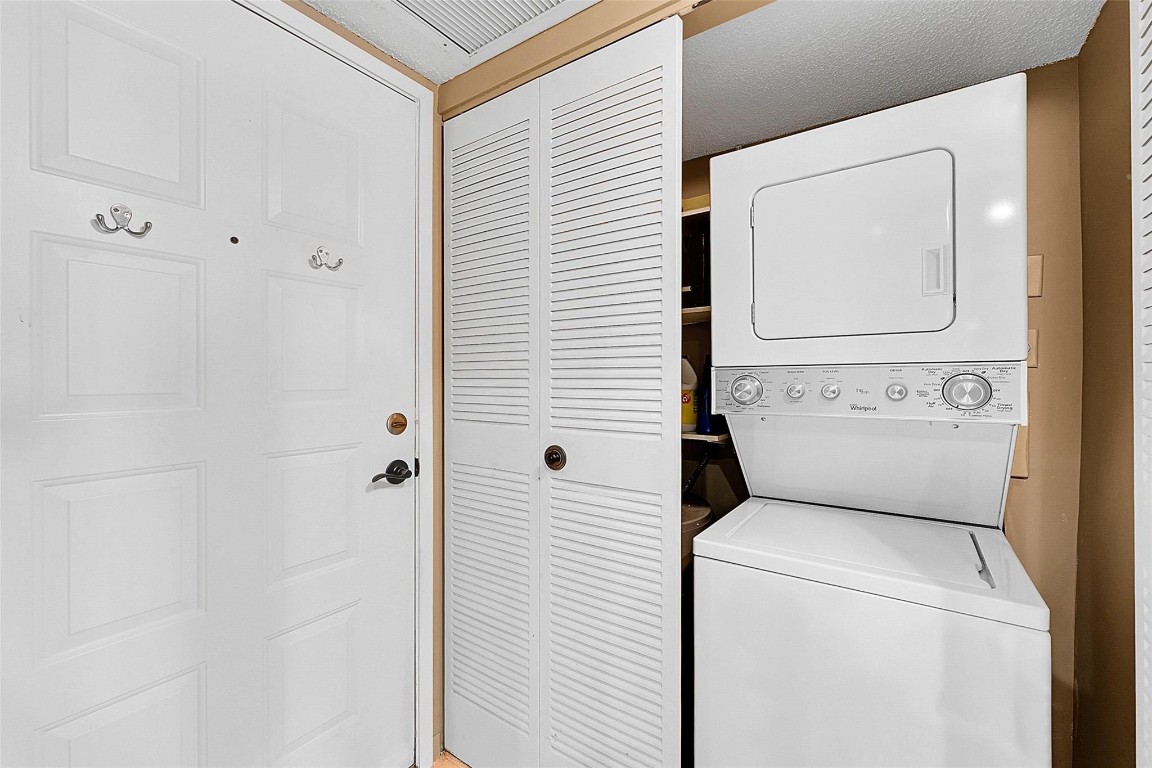 5510 Lakeside Dr 207