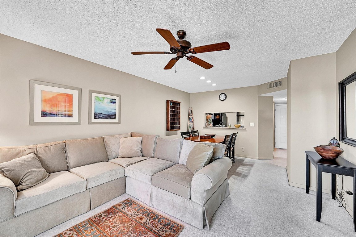 5510 Lakeside Dr 207