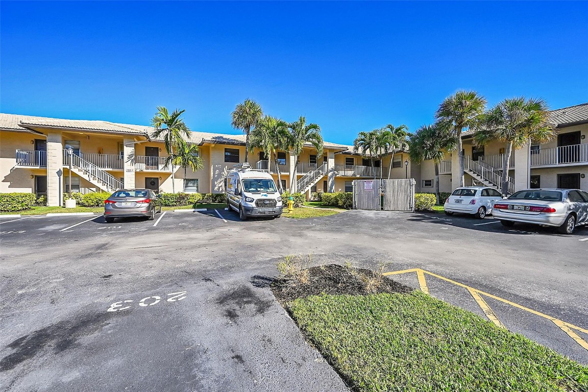 5510 Lakeside Dr 207