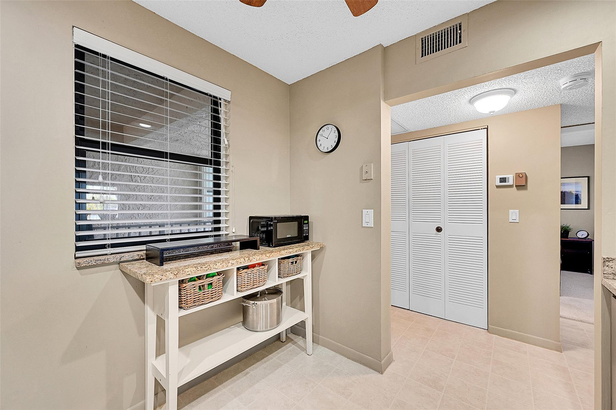 5510 Lakeside Dr 207
