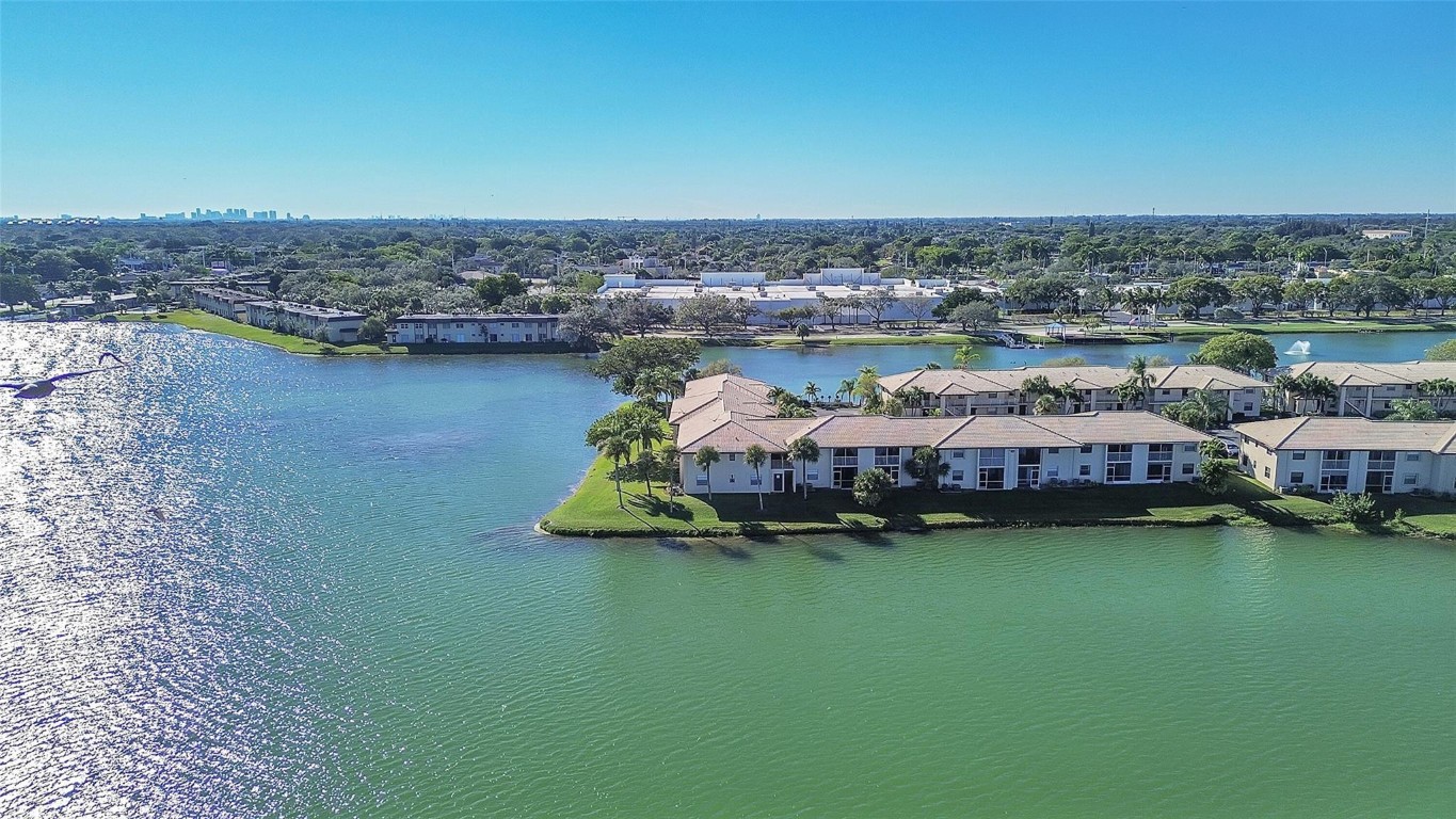 5510 Lakeside Dr 207