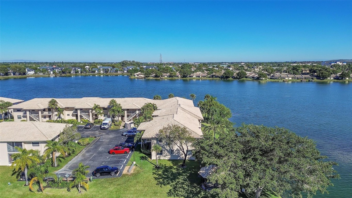 5510 Lakeside Dr 207