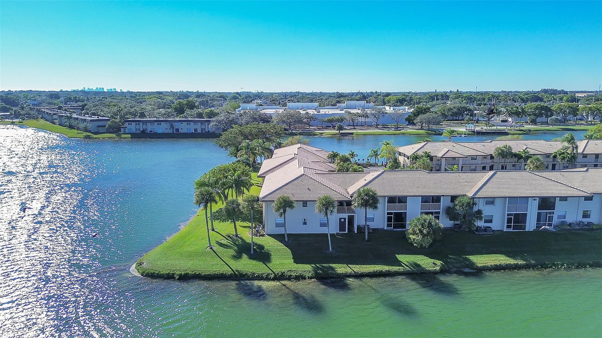 5510 Lakeside Dr 207