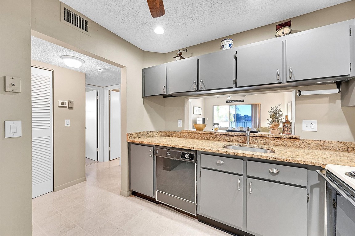 5510 Lakeside Dr 207