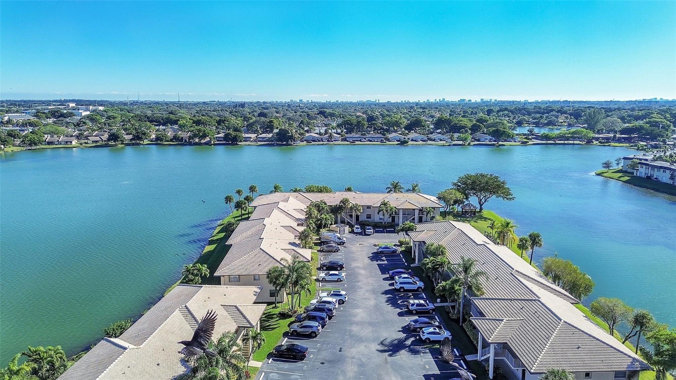 5510 Lakeside Dr 207