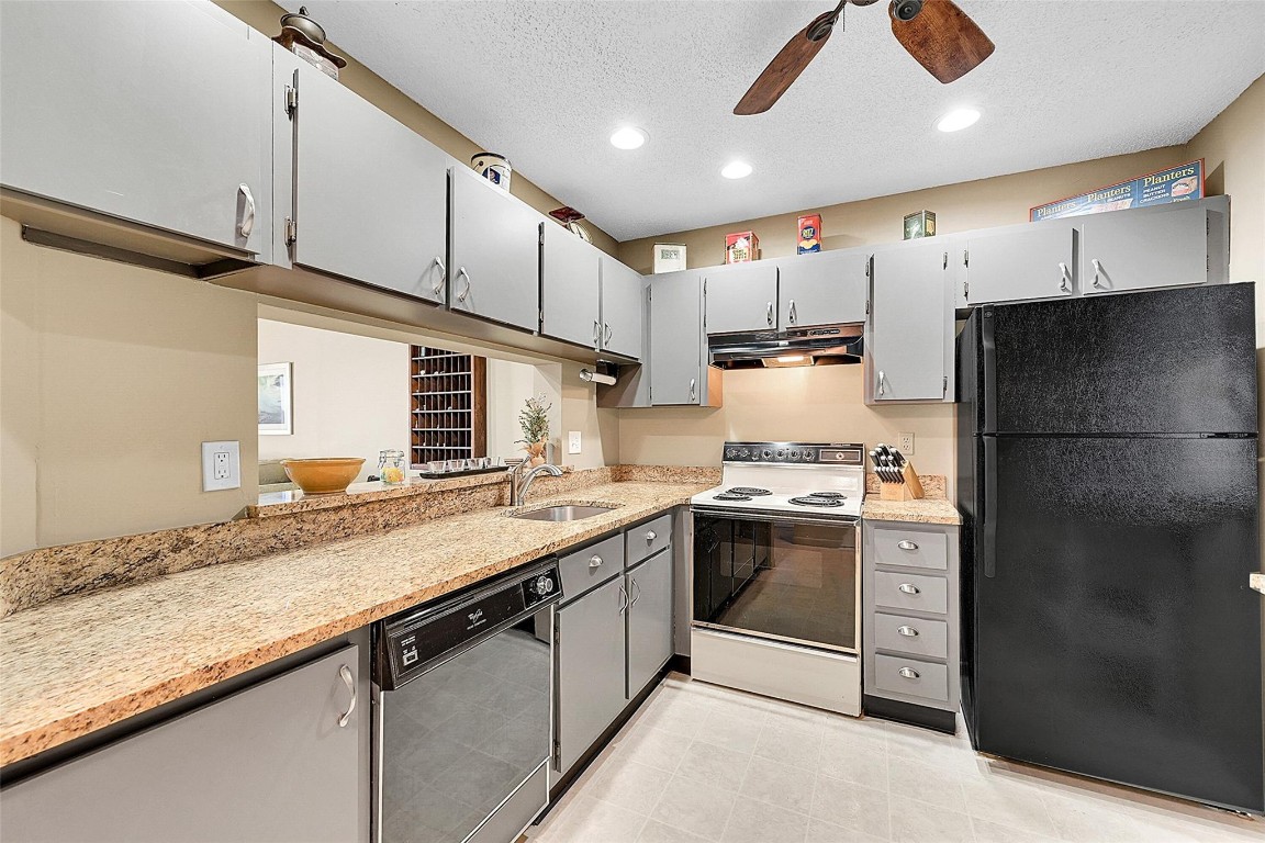 5510 Lakeside Dr 207