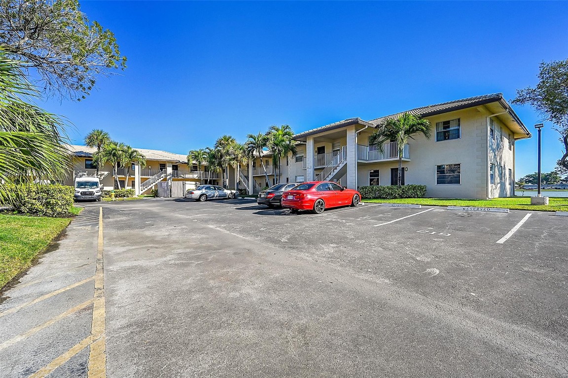 5510 Lakeside Dr 207