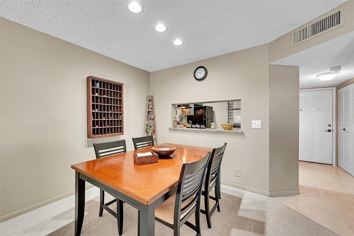 5510 Lakeside Dr 207