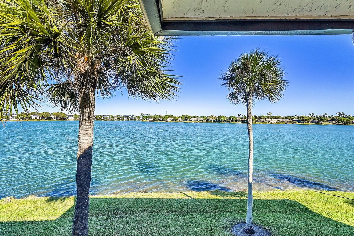 5510 Lakeside Dr 207