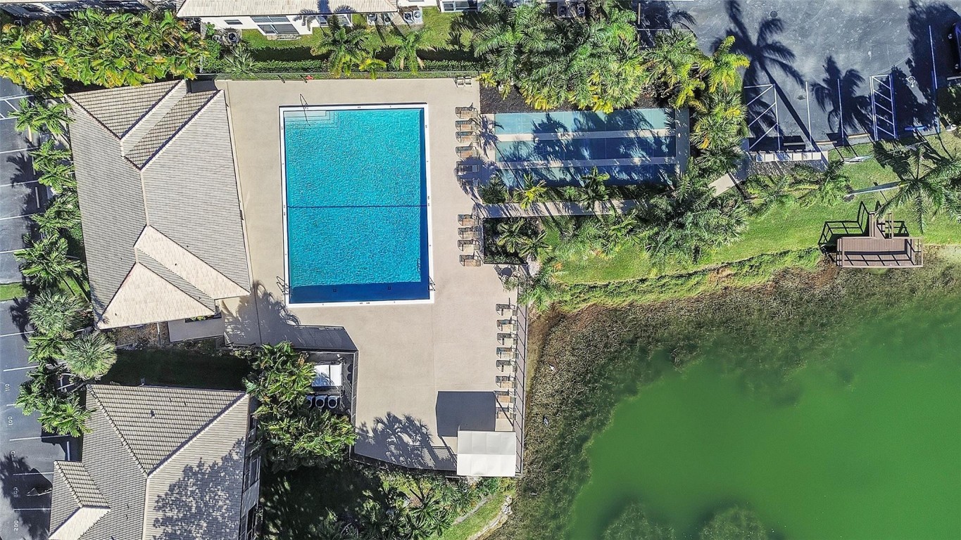 5510 Lakeside Dr 207