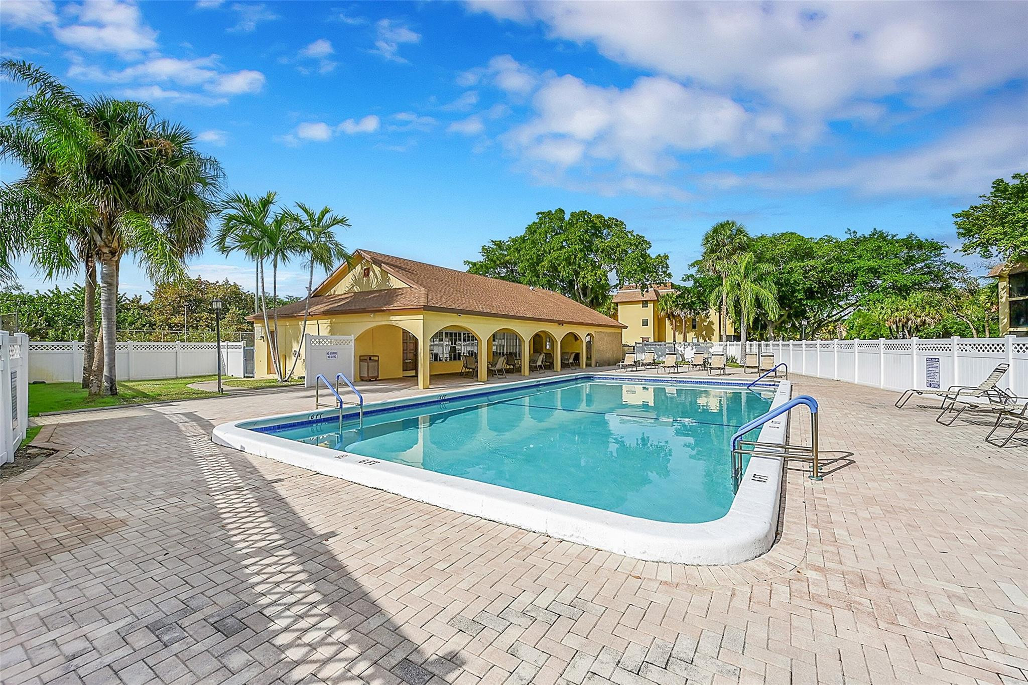 470 NW 20th St 3090