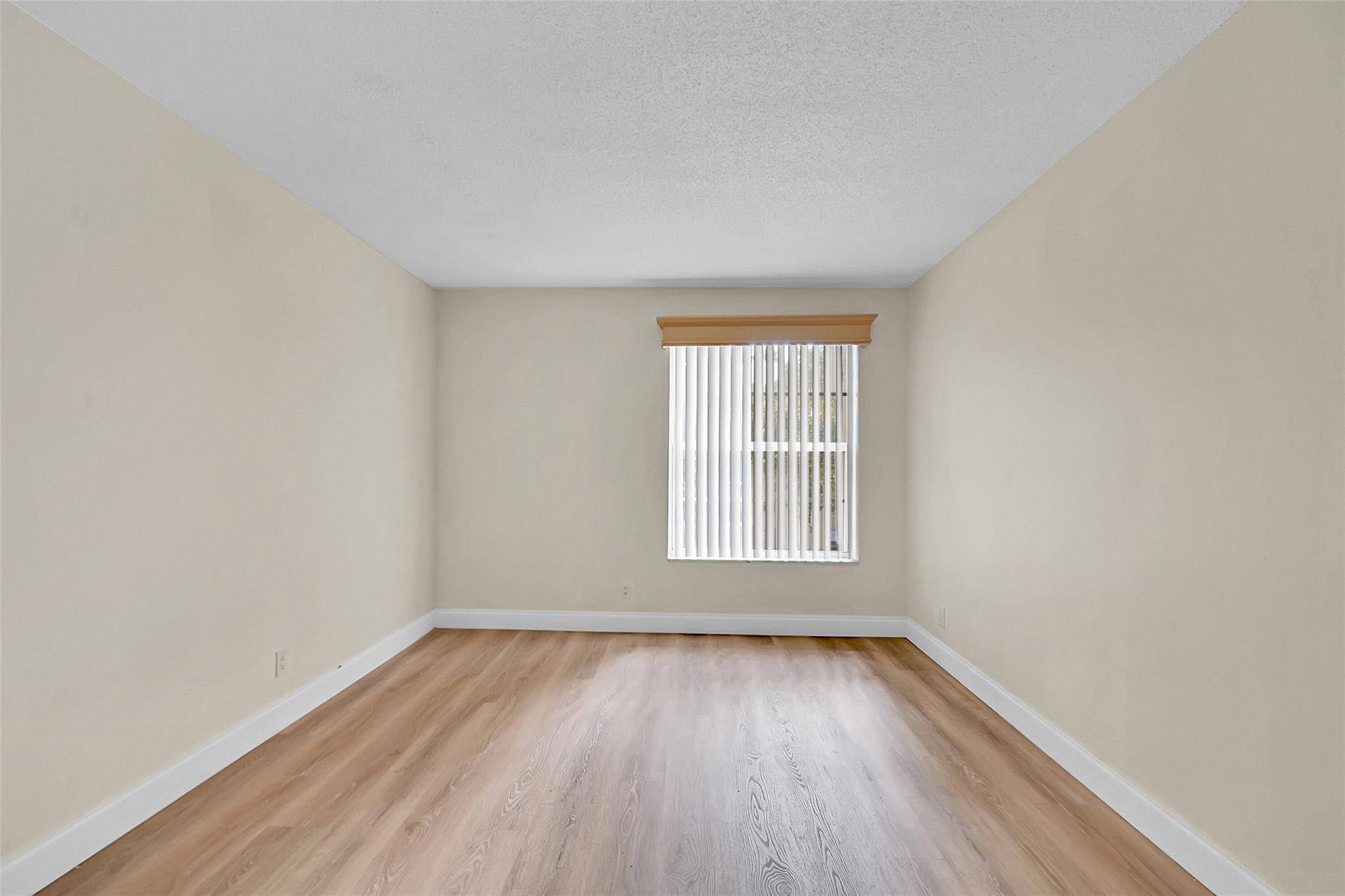 470 NW 20th St 3090