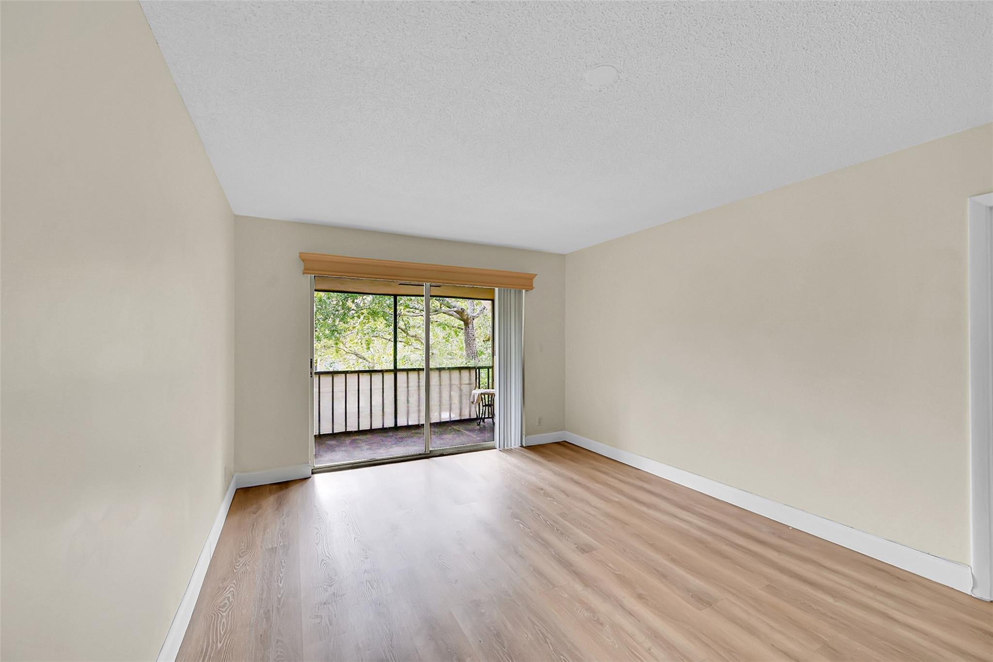 470 NW 20th St 3090