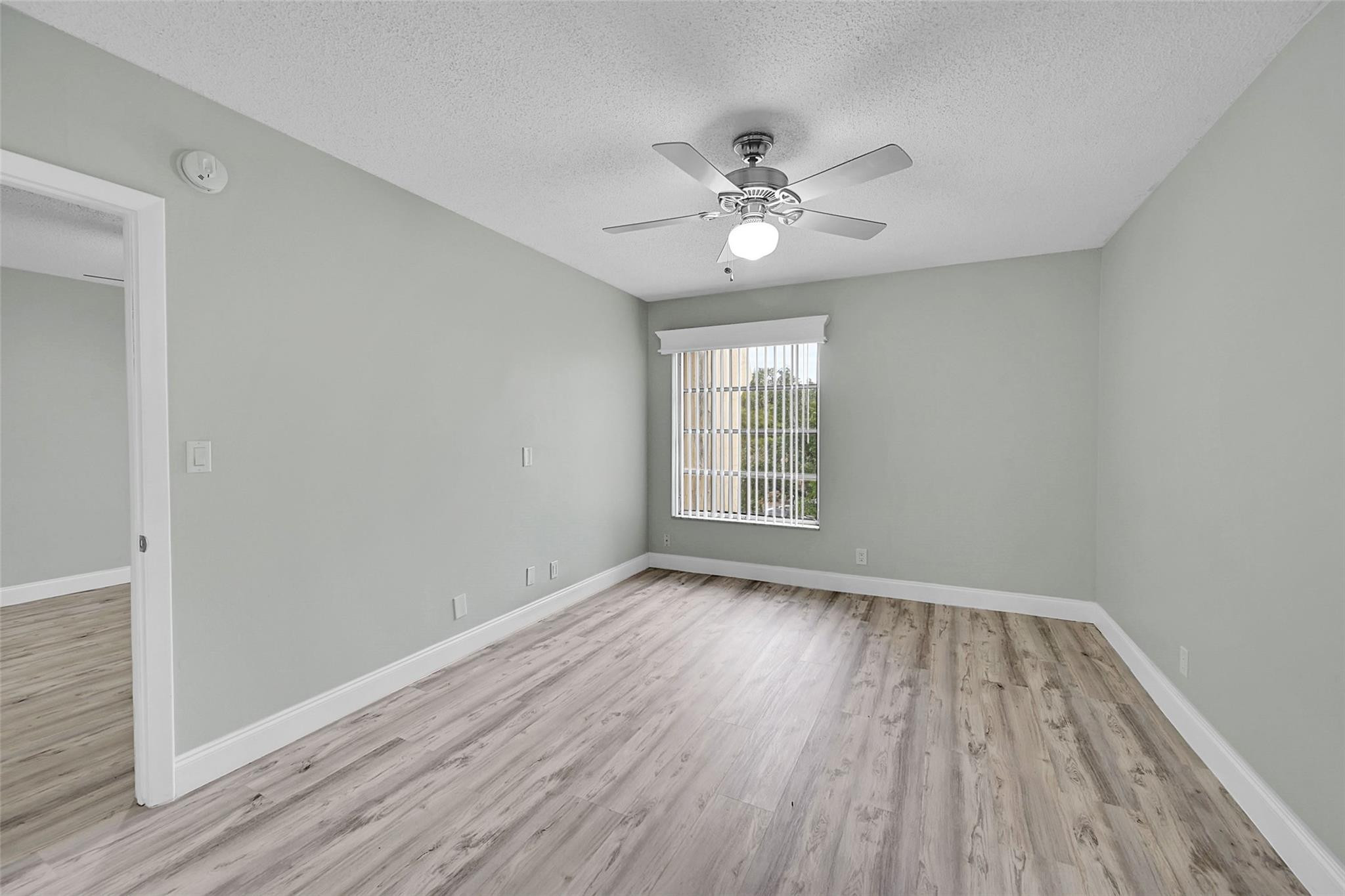450 NW 20th St 3030