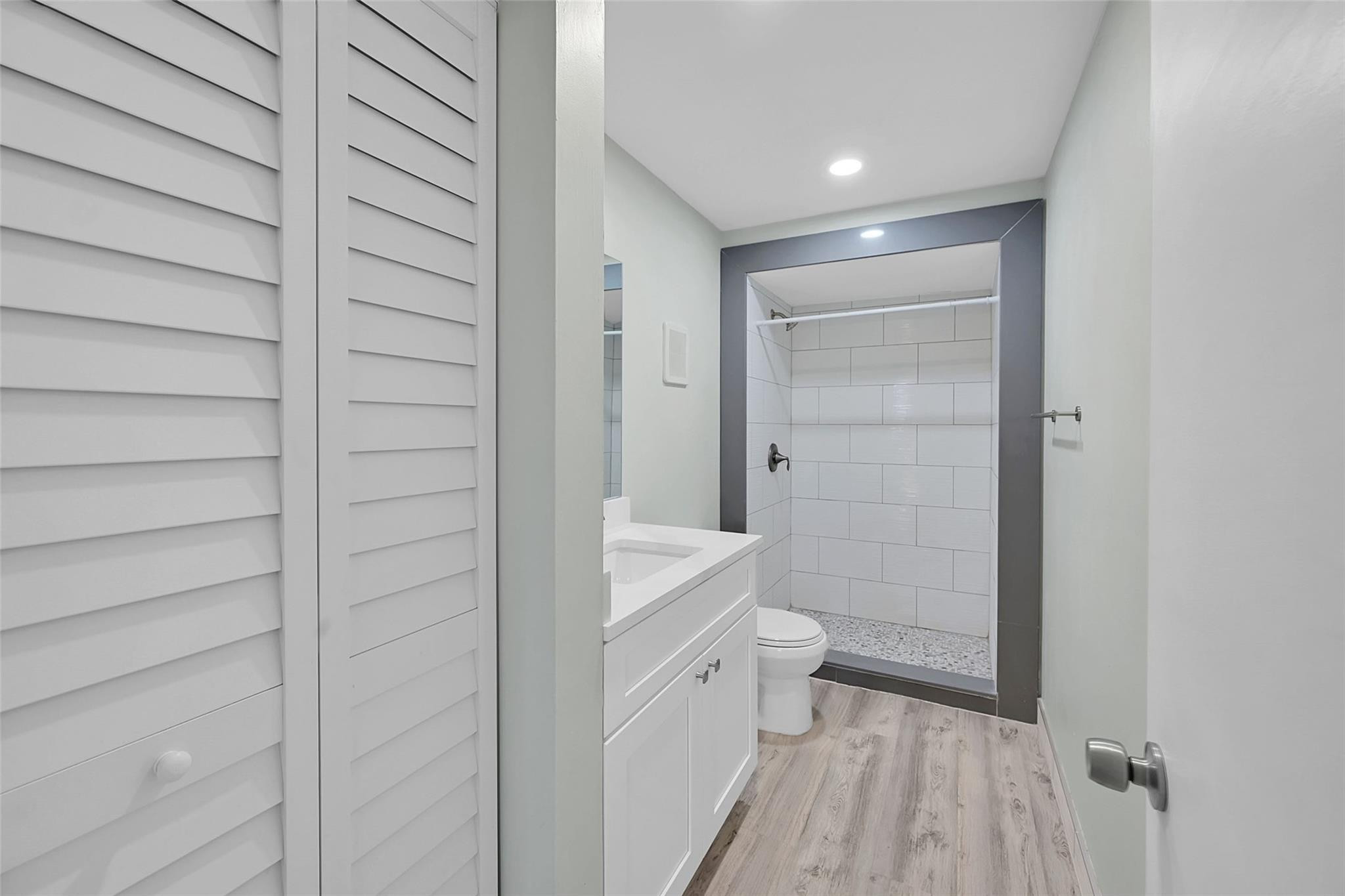 450 NW 20th St 3030