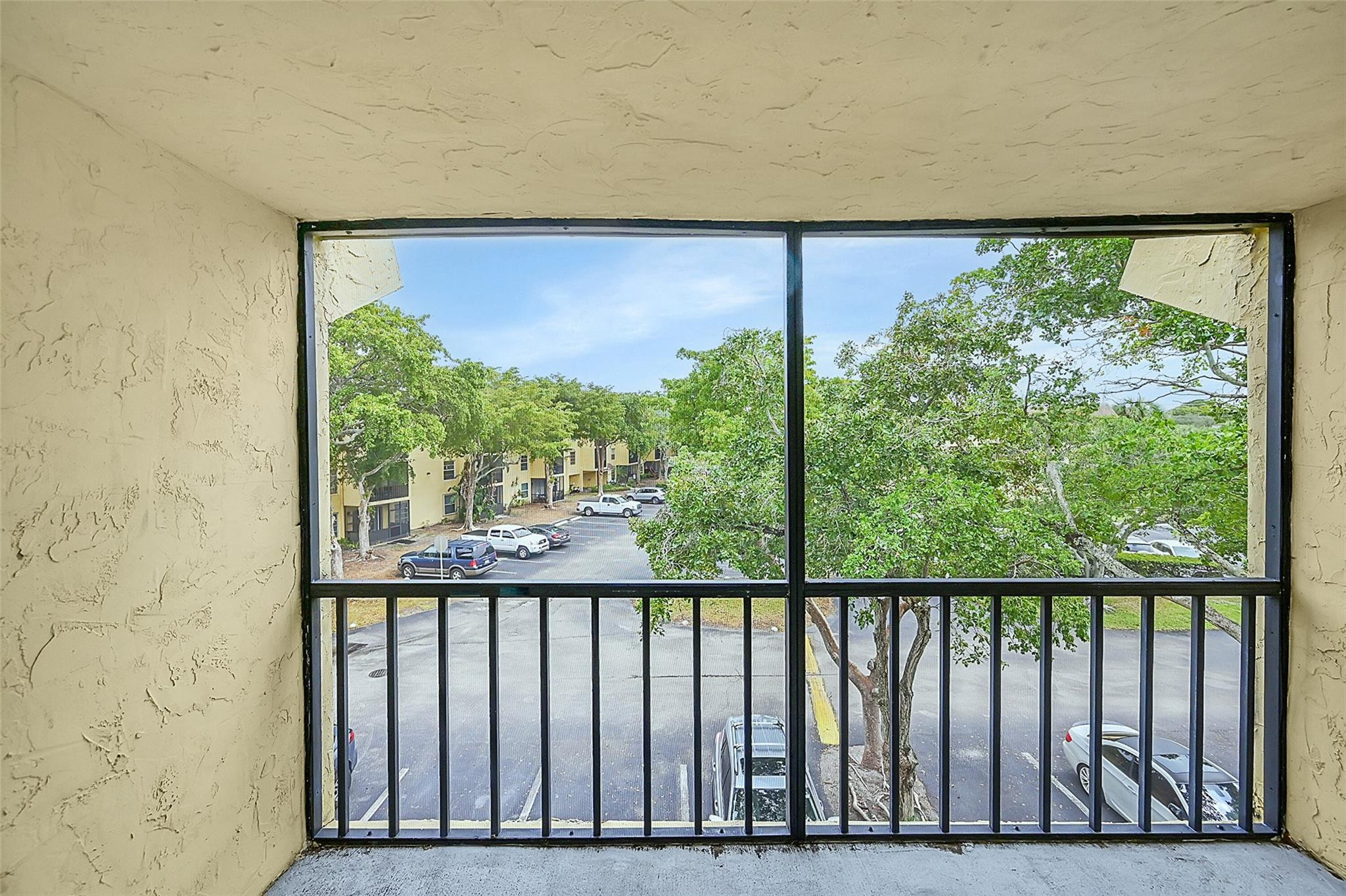 450 NW 20th St 3030