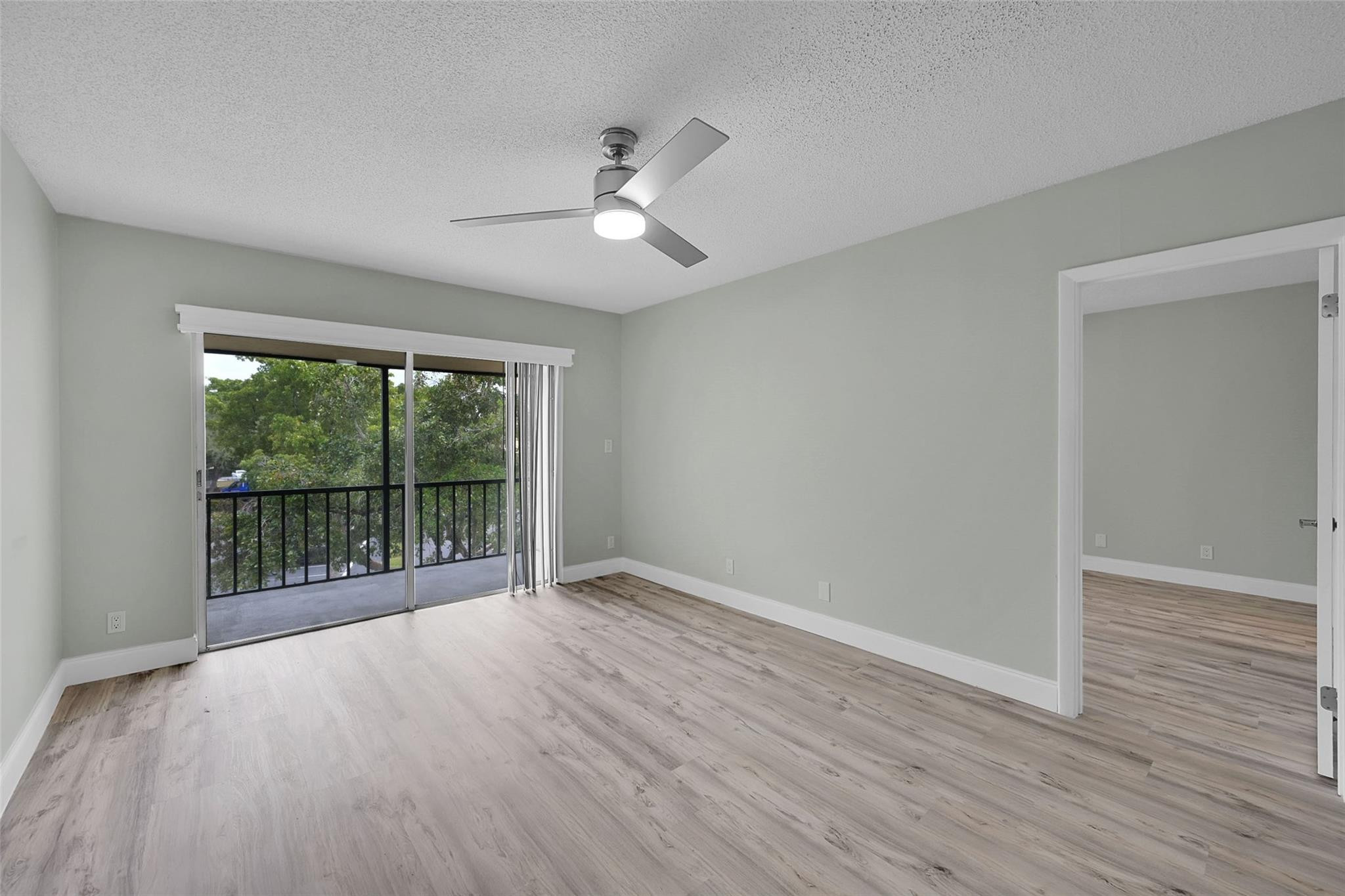 450 NW 20th St 3030