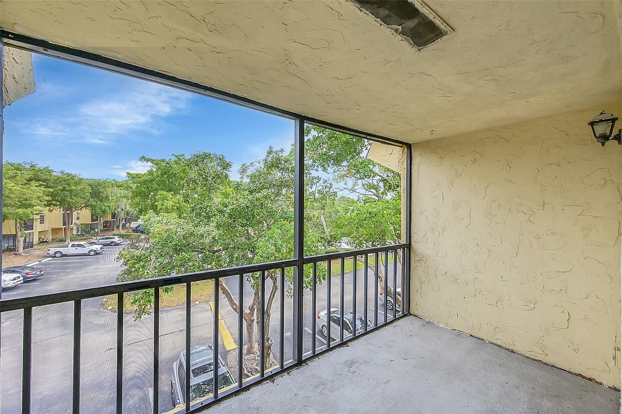 450 NW 20th St 3030