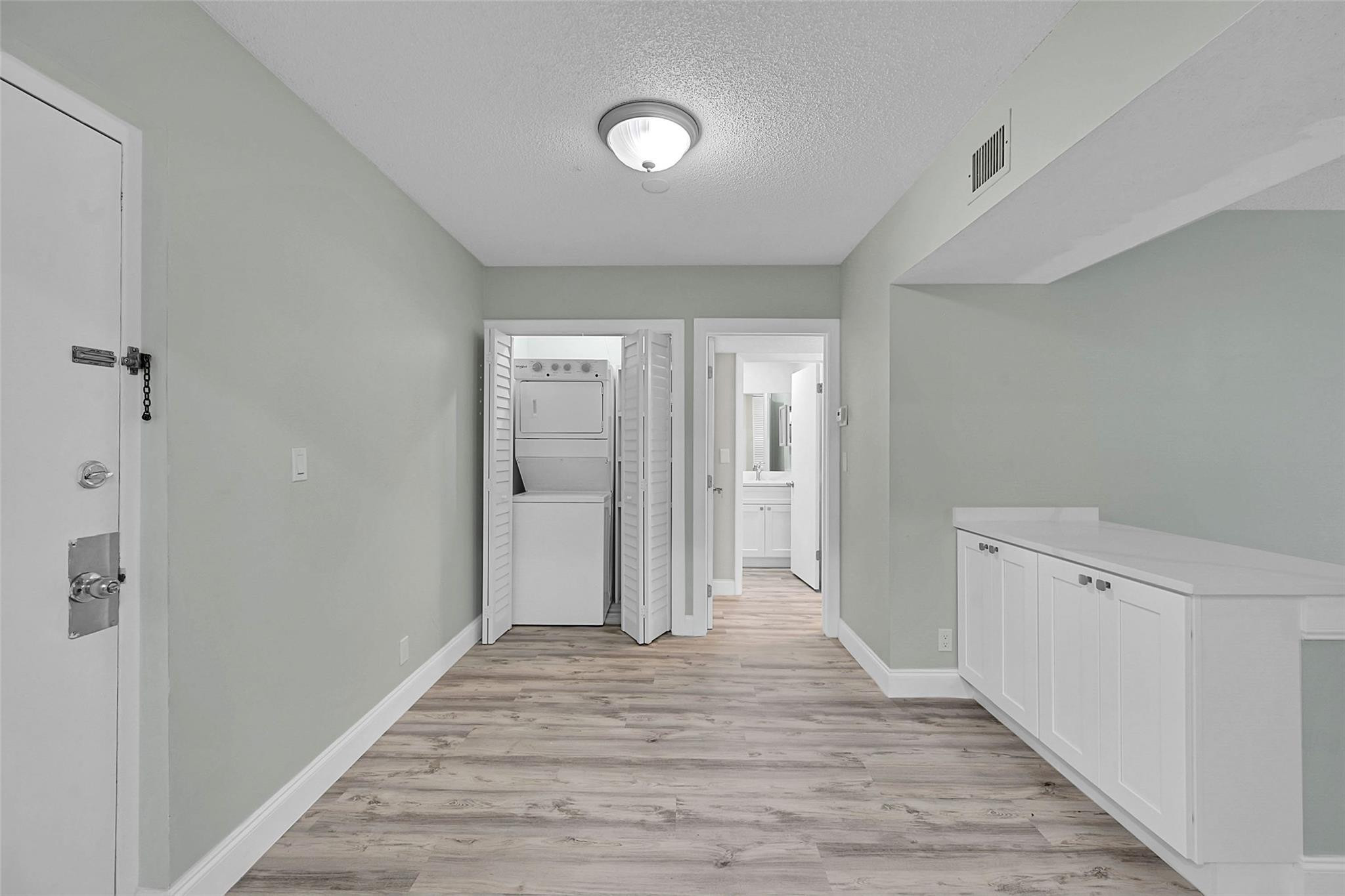 450 NW 20th St 3030