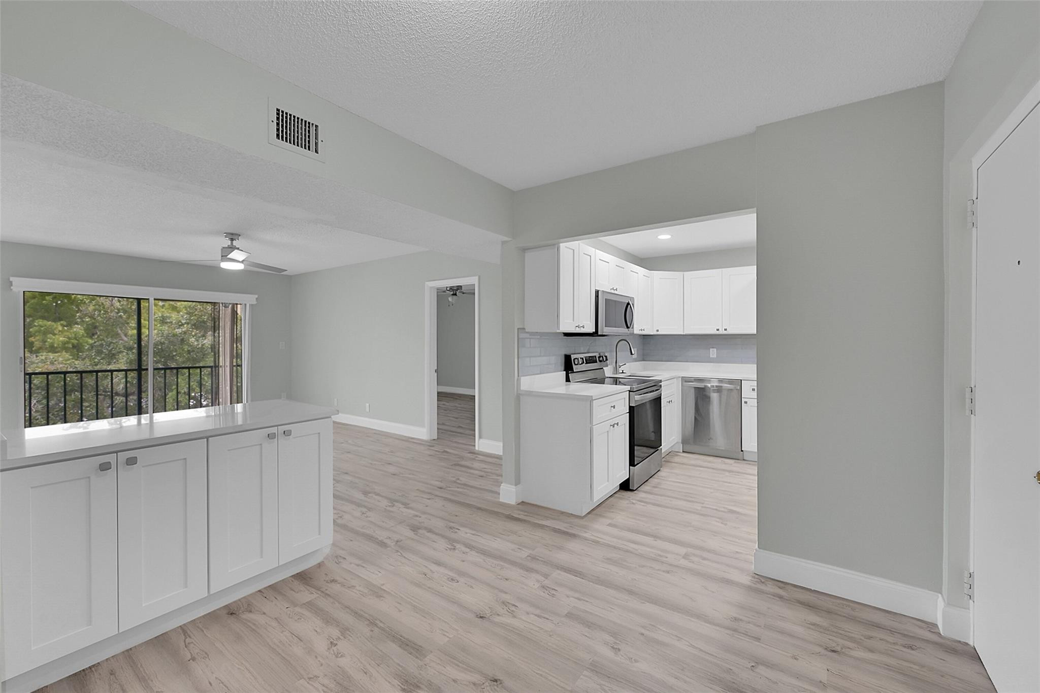 450 NW 20th St 3030