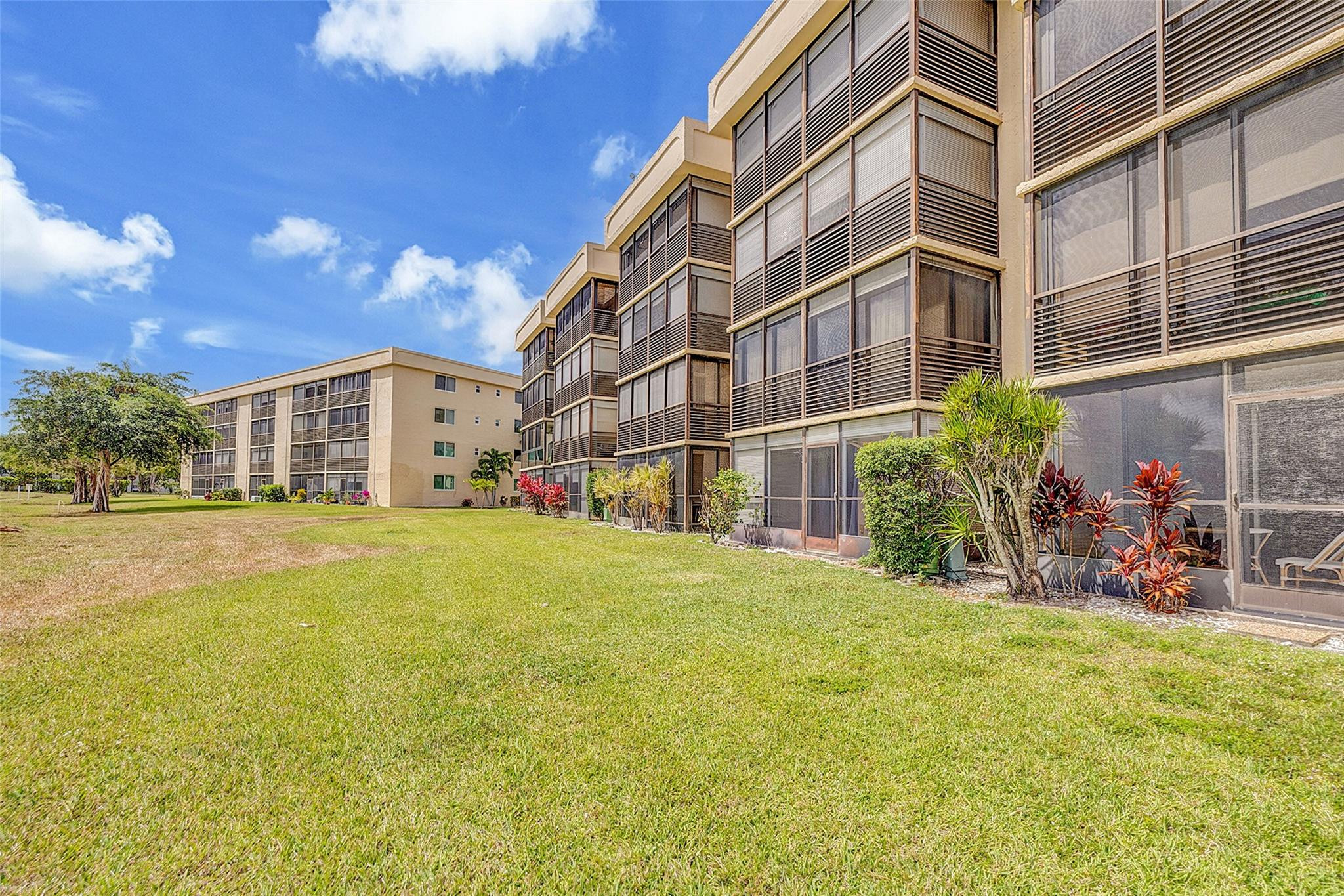 3241 Holiday Springs Blvd 107