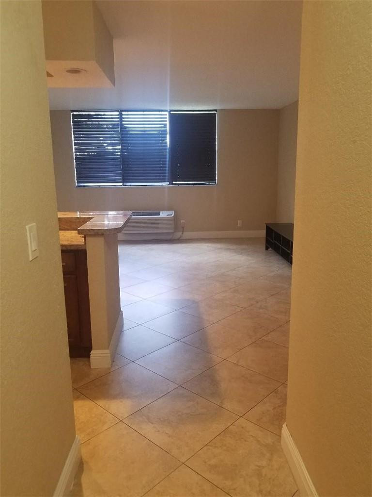 2401 RIVERSIDE DR 318-B