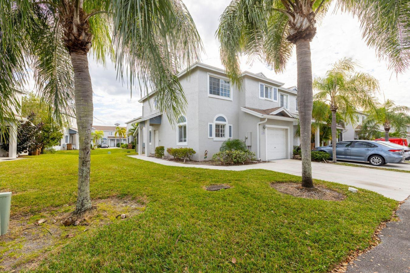 4726 SW 13th Ct
