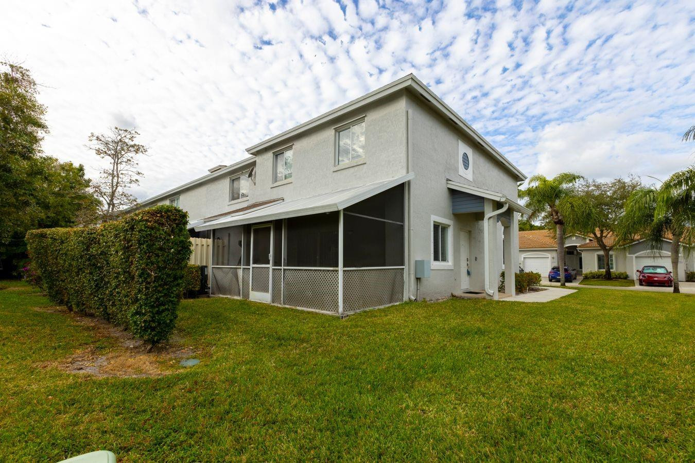 4726 SW 13th Ct