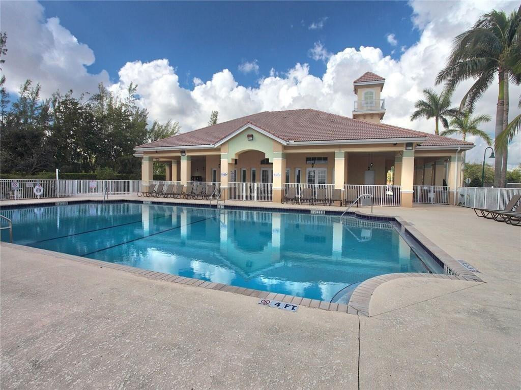 4726 SW 13th Ct
