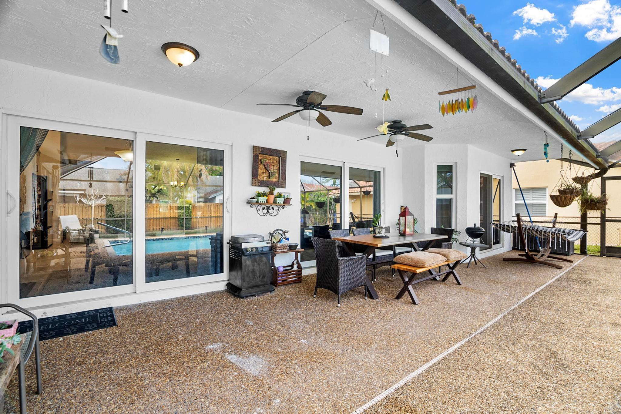 9925 NW 52nd St