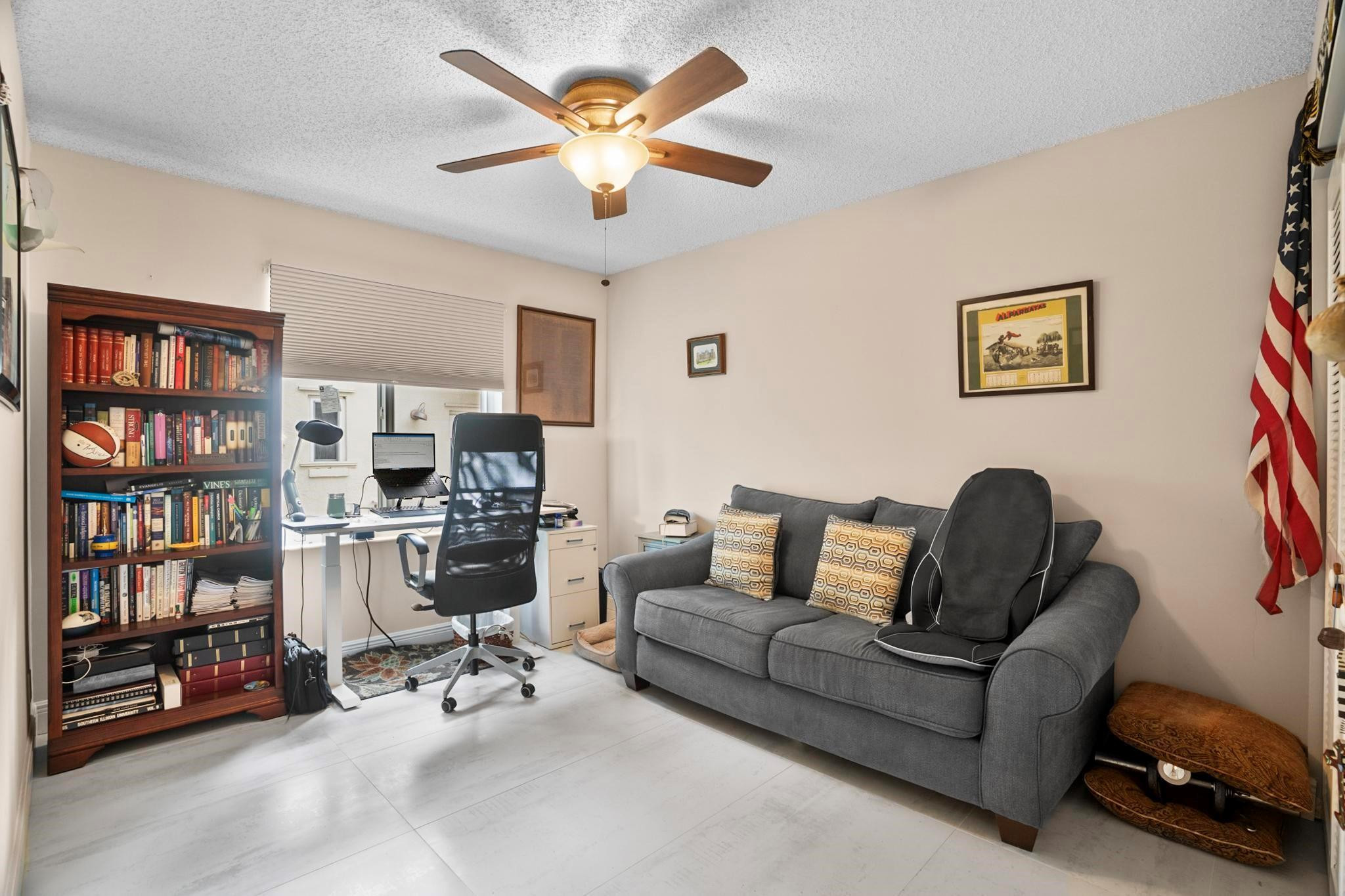 9925 NW 52nd St
