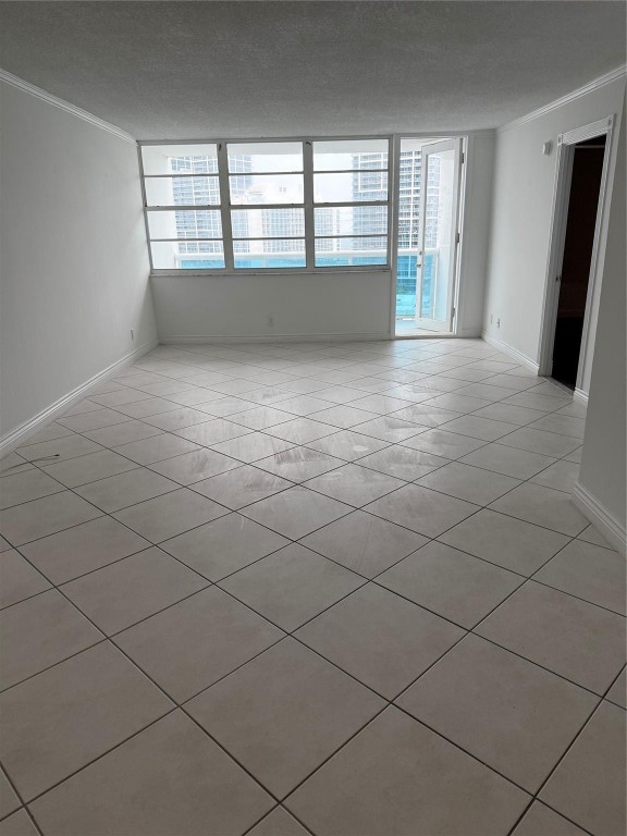 6770 Indian Creek Dr 14A