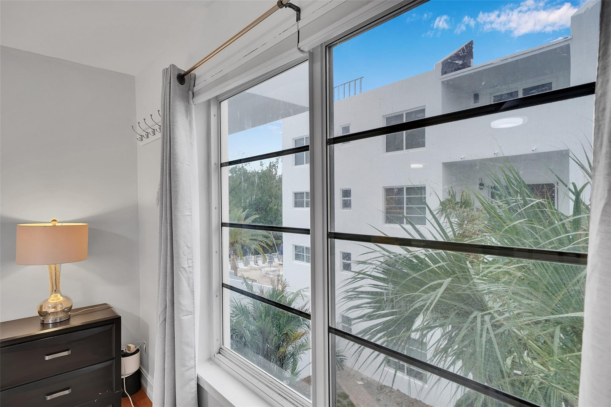 2870 NE 14th Street Cswy 303