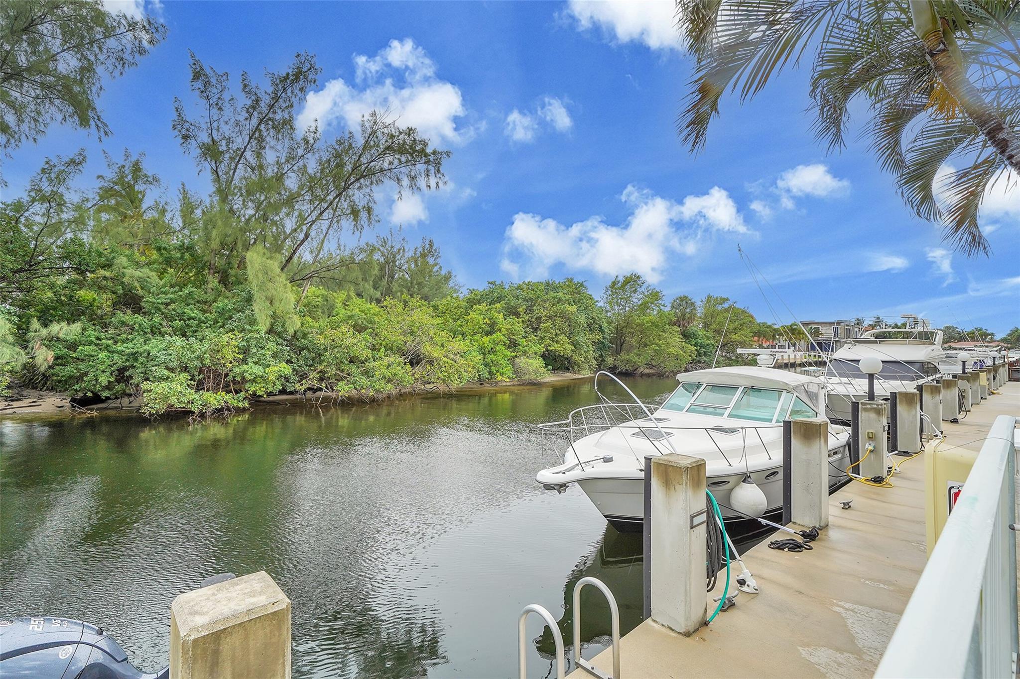 2870 NE 14th Street Cswy 303