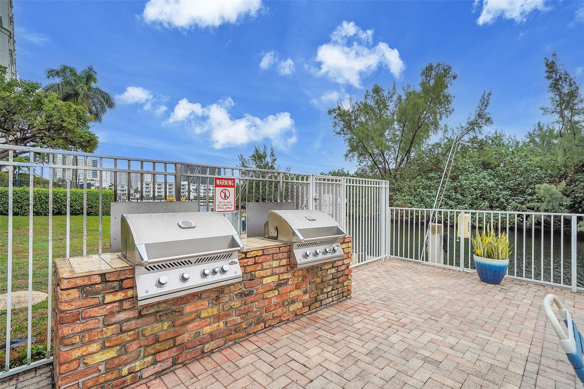 2870 NE 14th Street Cswy 303