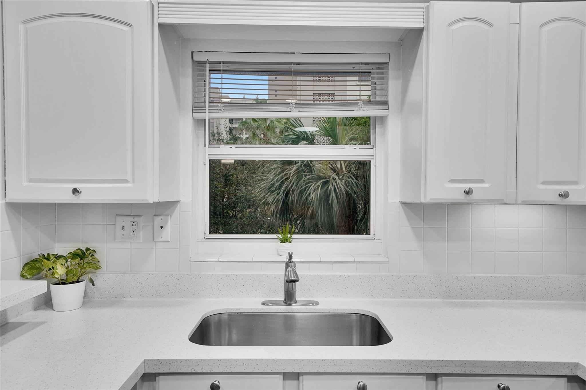 2870 NE 14th Street Cswy 303