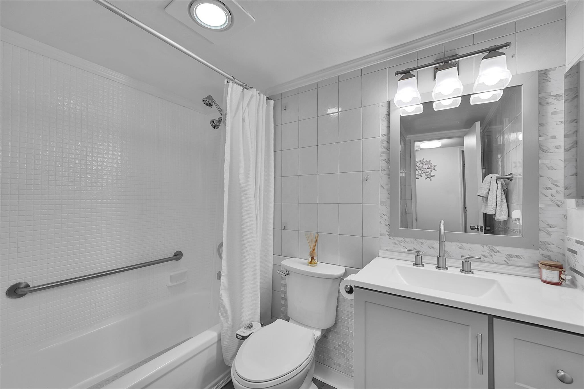 2870 NE 14th Street Cswy 303