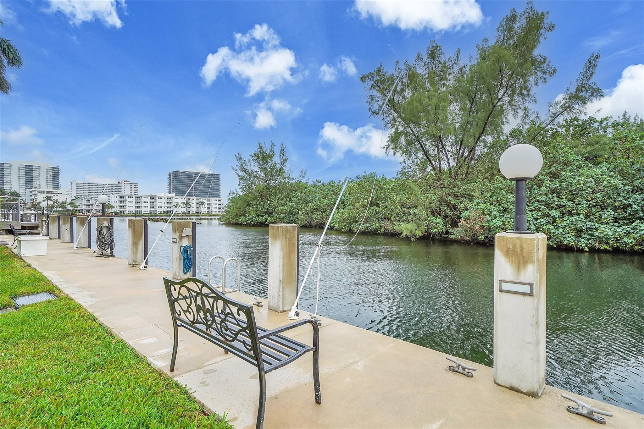 2870 NE 14th Street Cswy 303