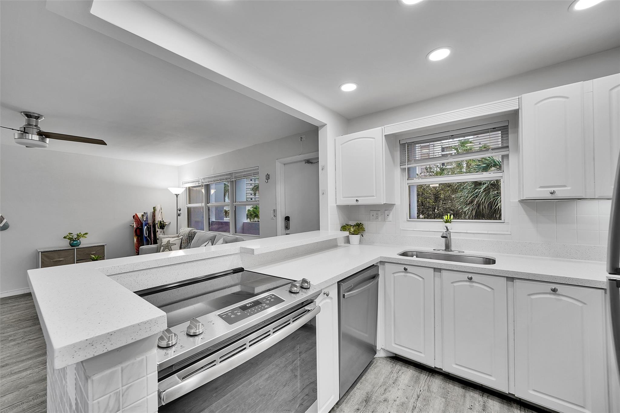 2870 NE 14th Street Cswy 303