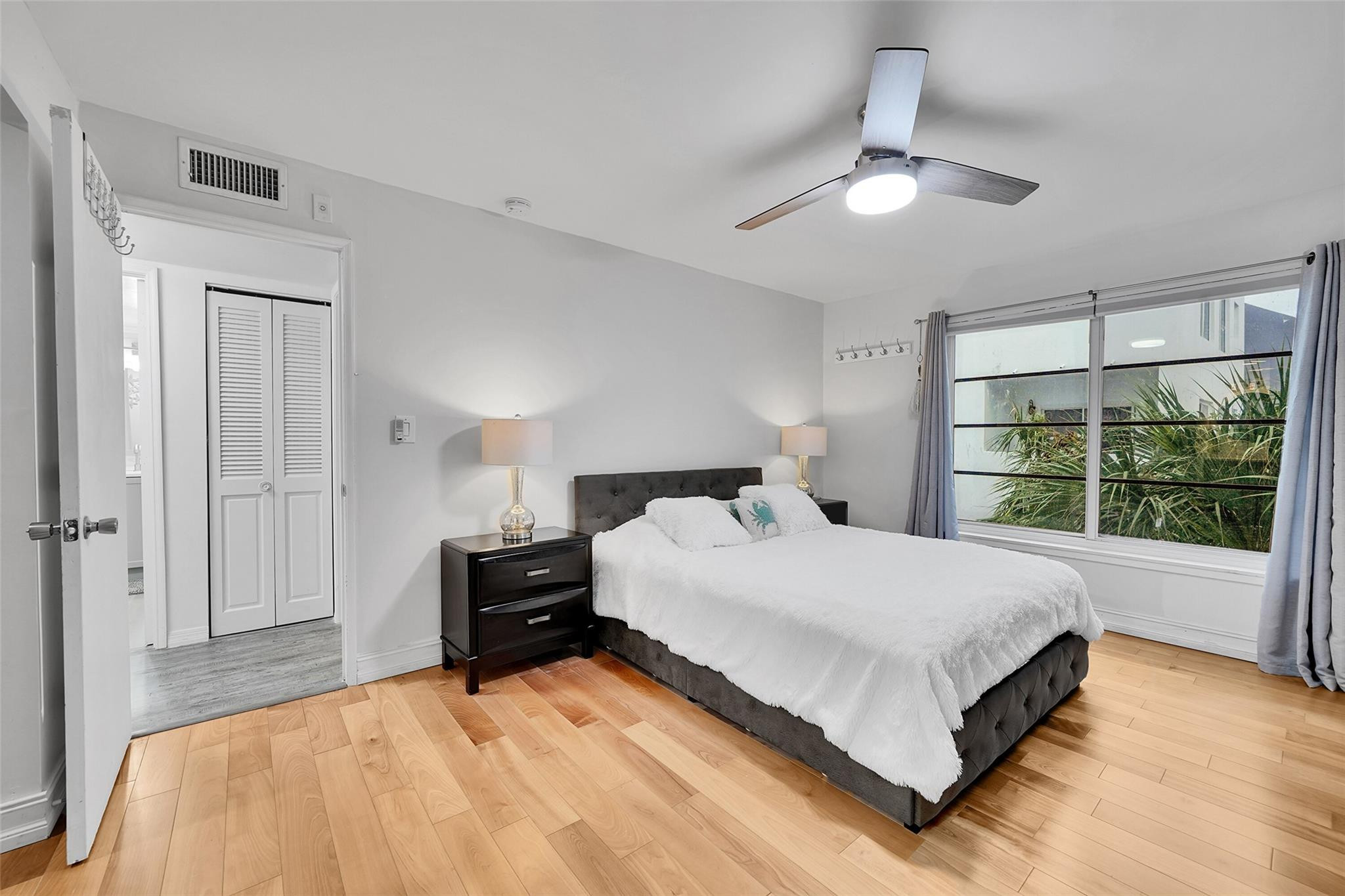 2870 NE 14th Street Cswy 303