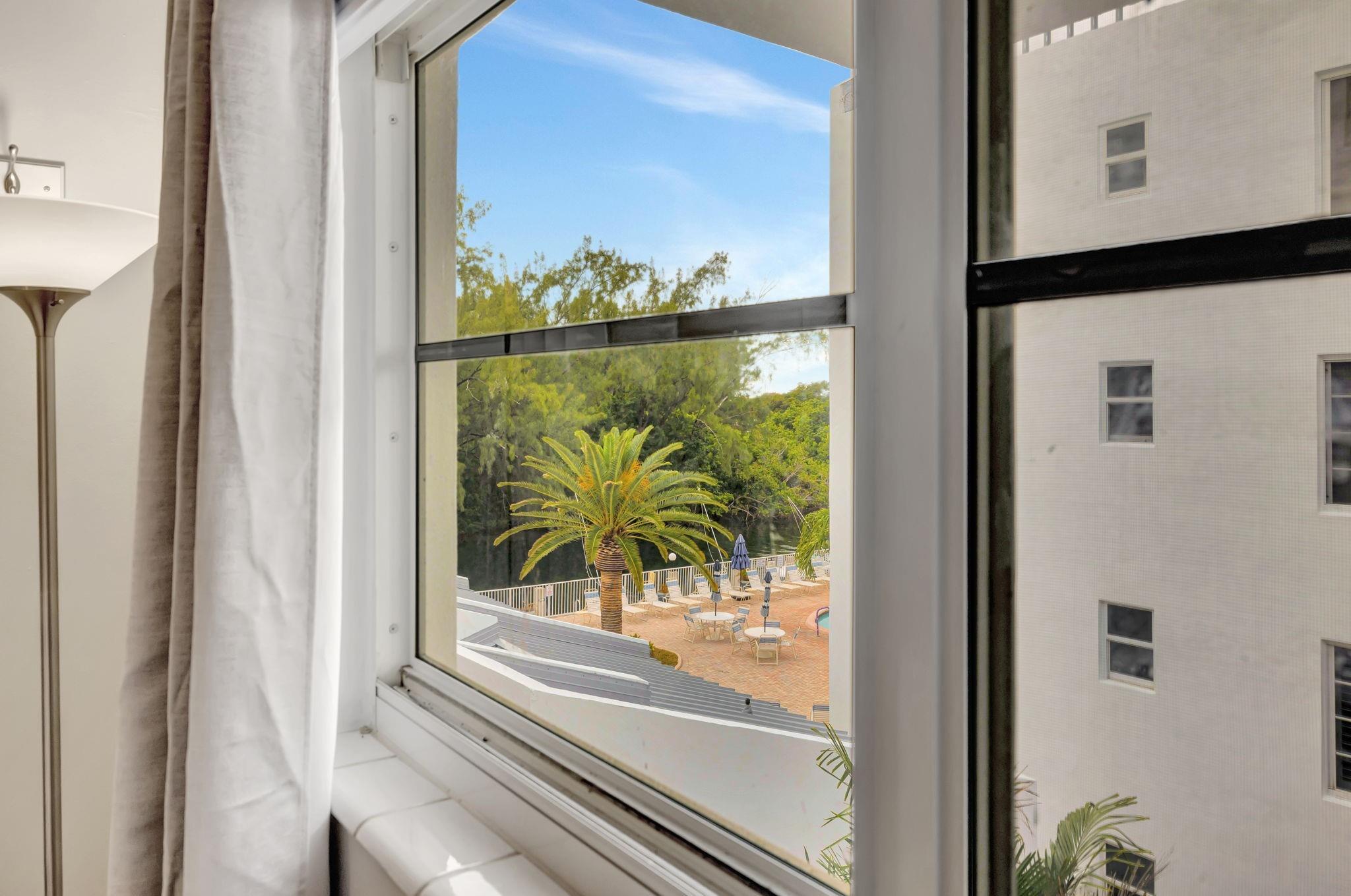 2870 NE 14th Street Cswy 303