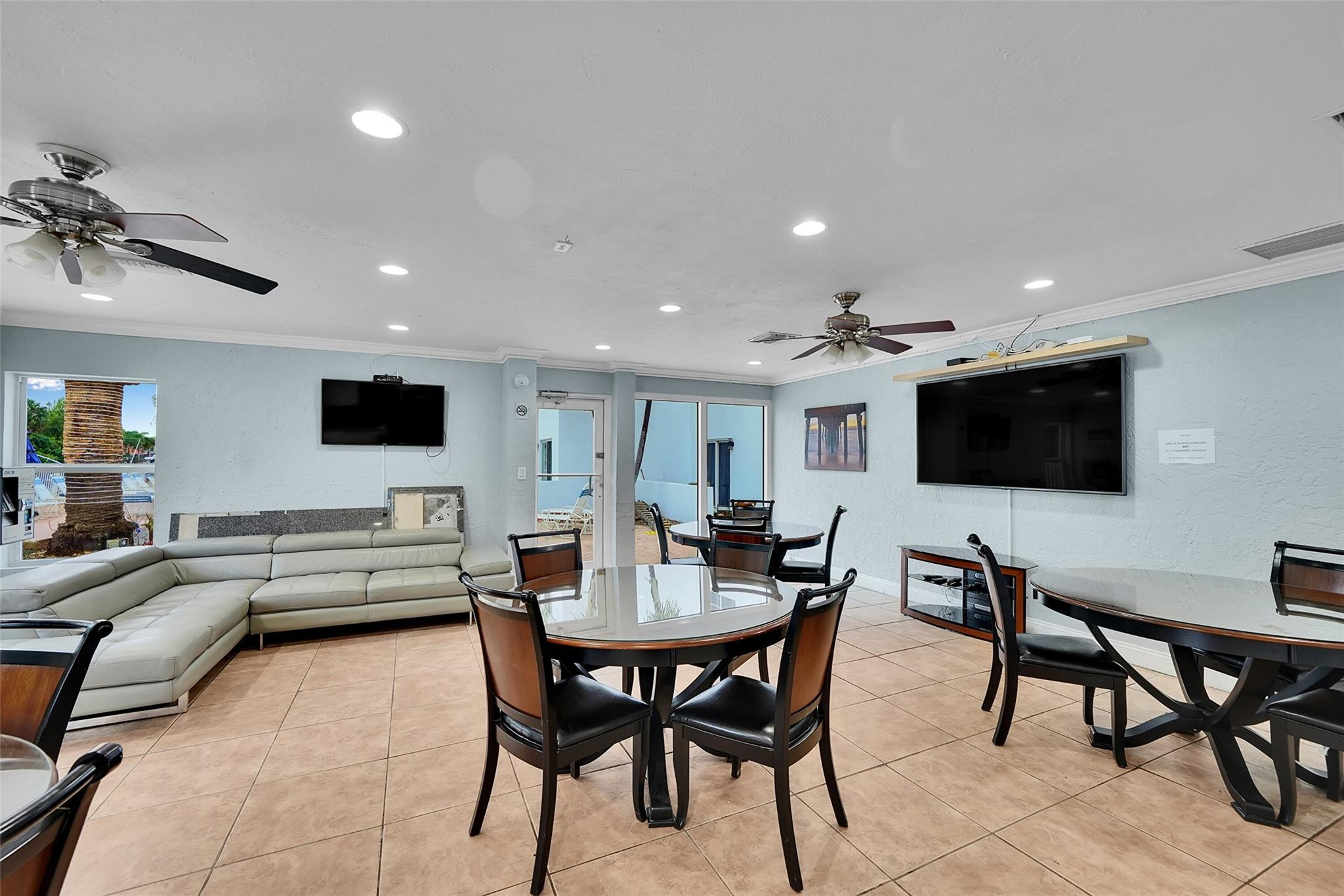 2870 NE 14th Street Cswy 303