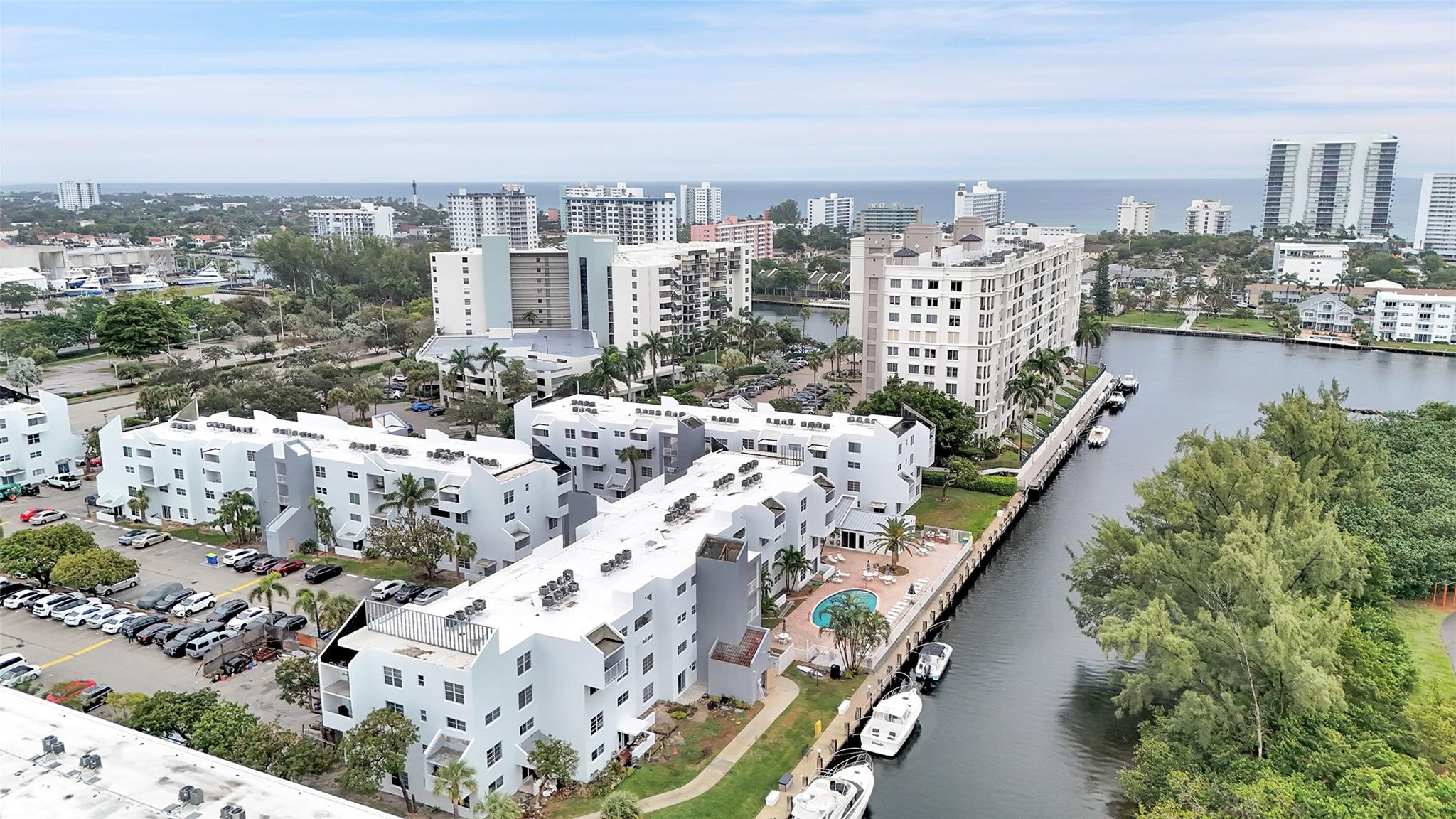 2870 NE 14th Street Cswy 303