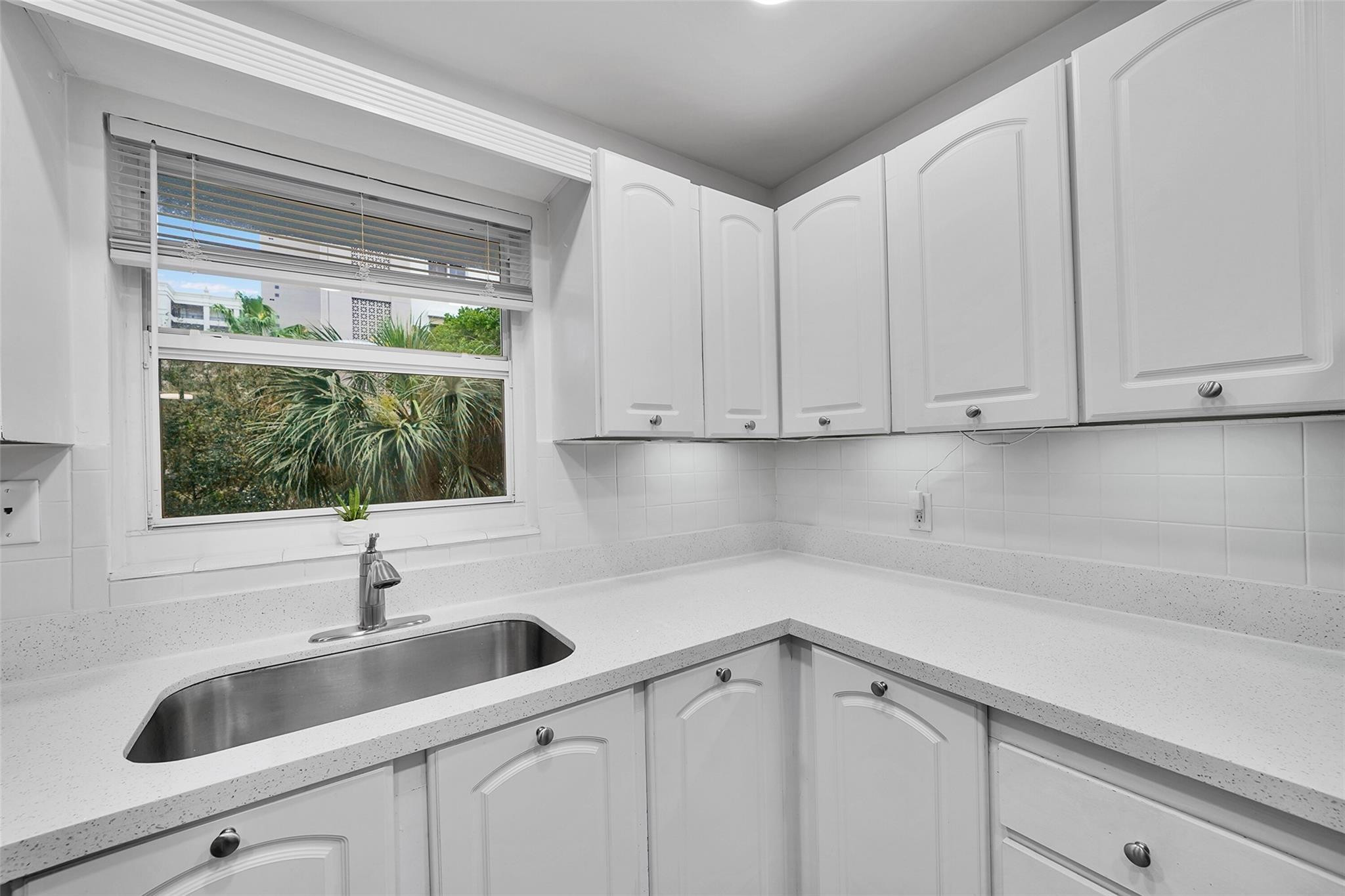 2870 NE 14th Street Cswy 303