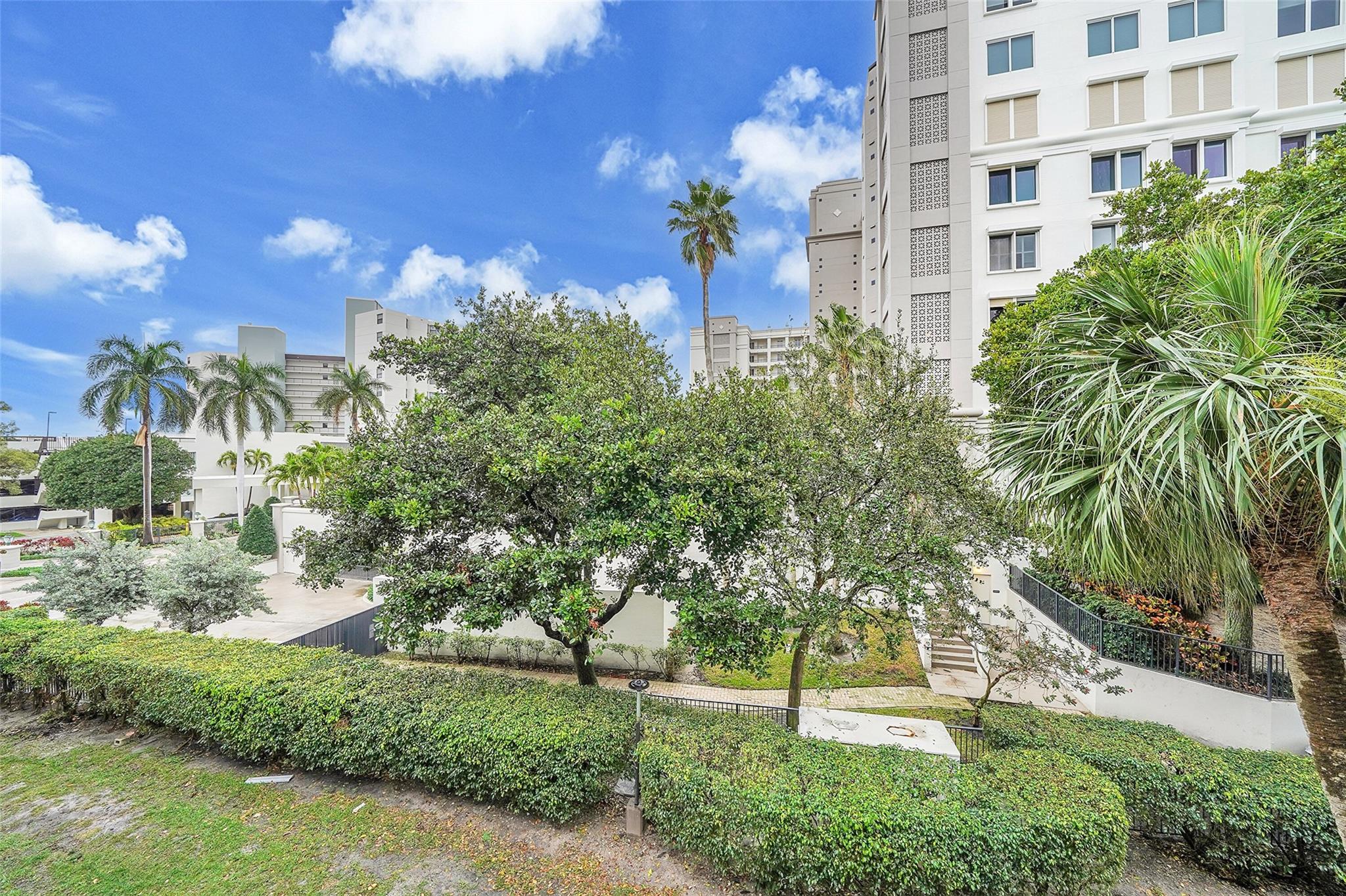 2870 NE 14th Street Cswy 303