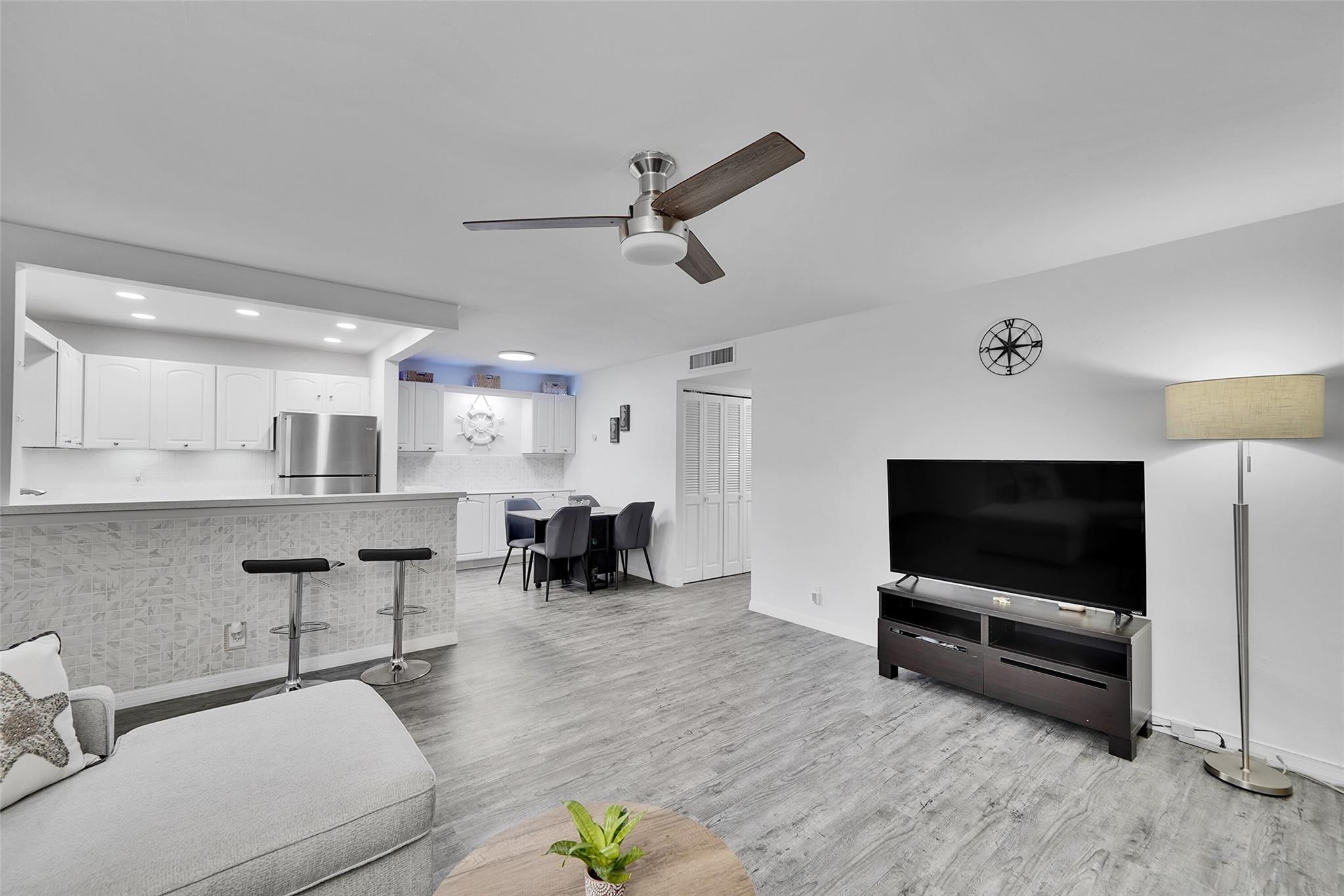 2870 NE 14th Street Cswy 303